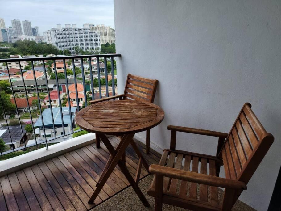 Deluxe Seaview Suite Twin Bed By The Only Bnb Tanjung Tokong Exterior foto