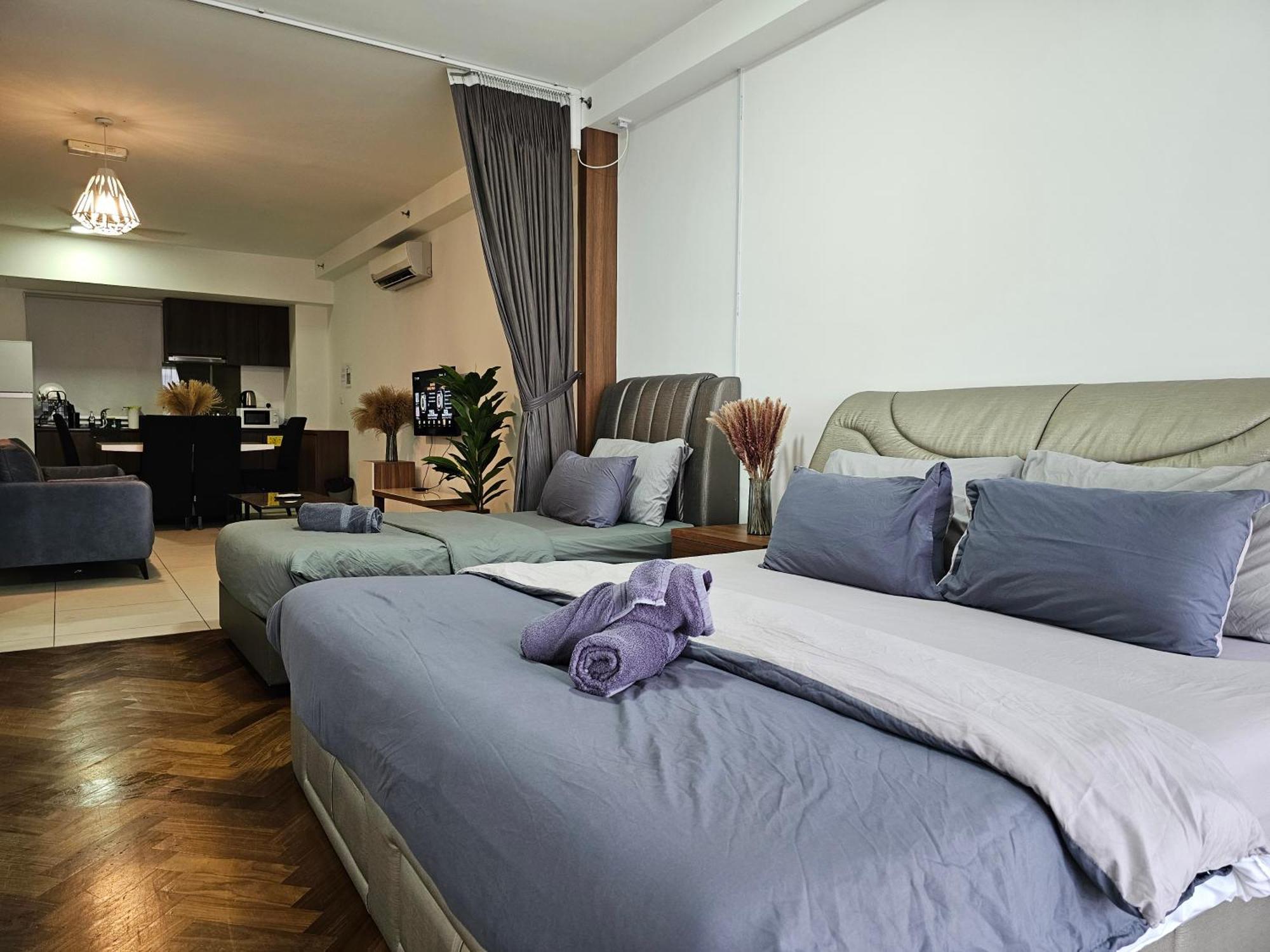 Deluxe Seaview Suite Twin Bed By The Only Bnb Tanjung Tokong Exterior foto