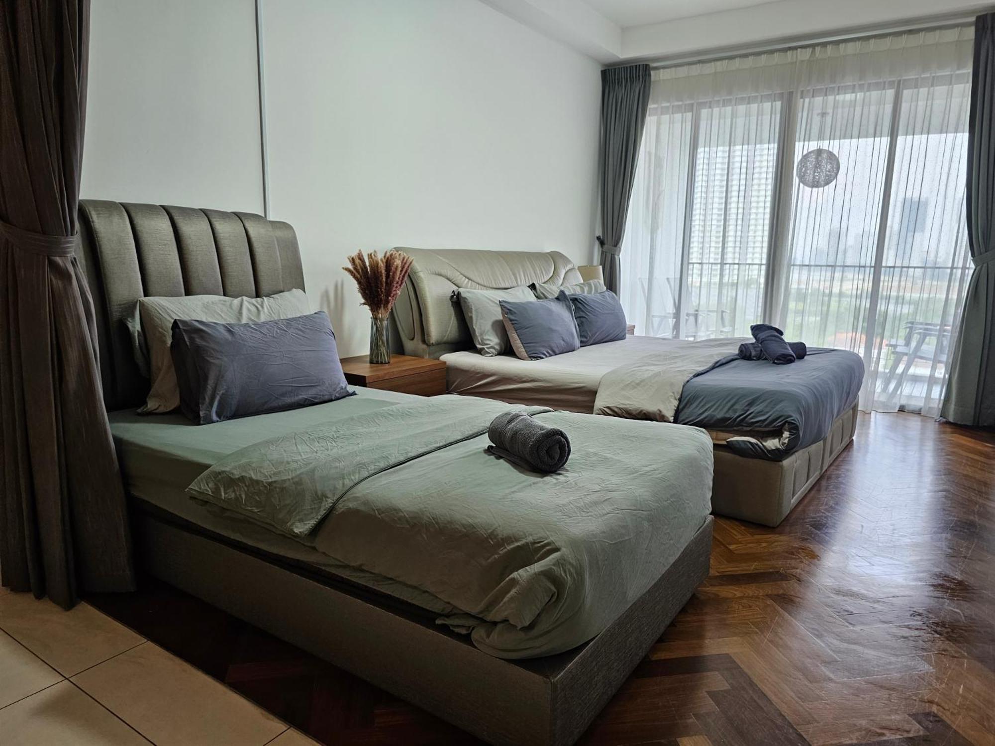 Deluxe Seaview Suite Twin Bed By The Only Bnb Tanjung Tokong Exterior foto